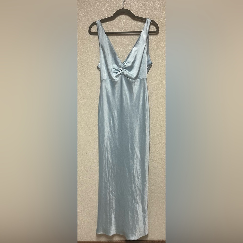 Elliatt Satin Light Blue Gown - Size Large (see pictures for call outs)